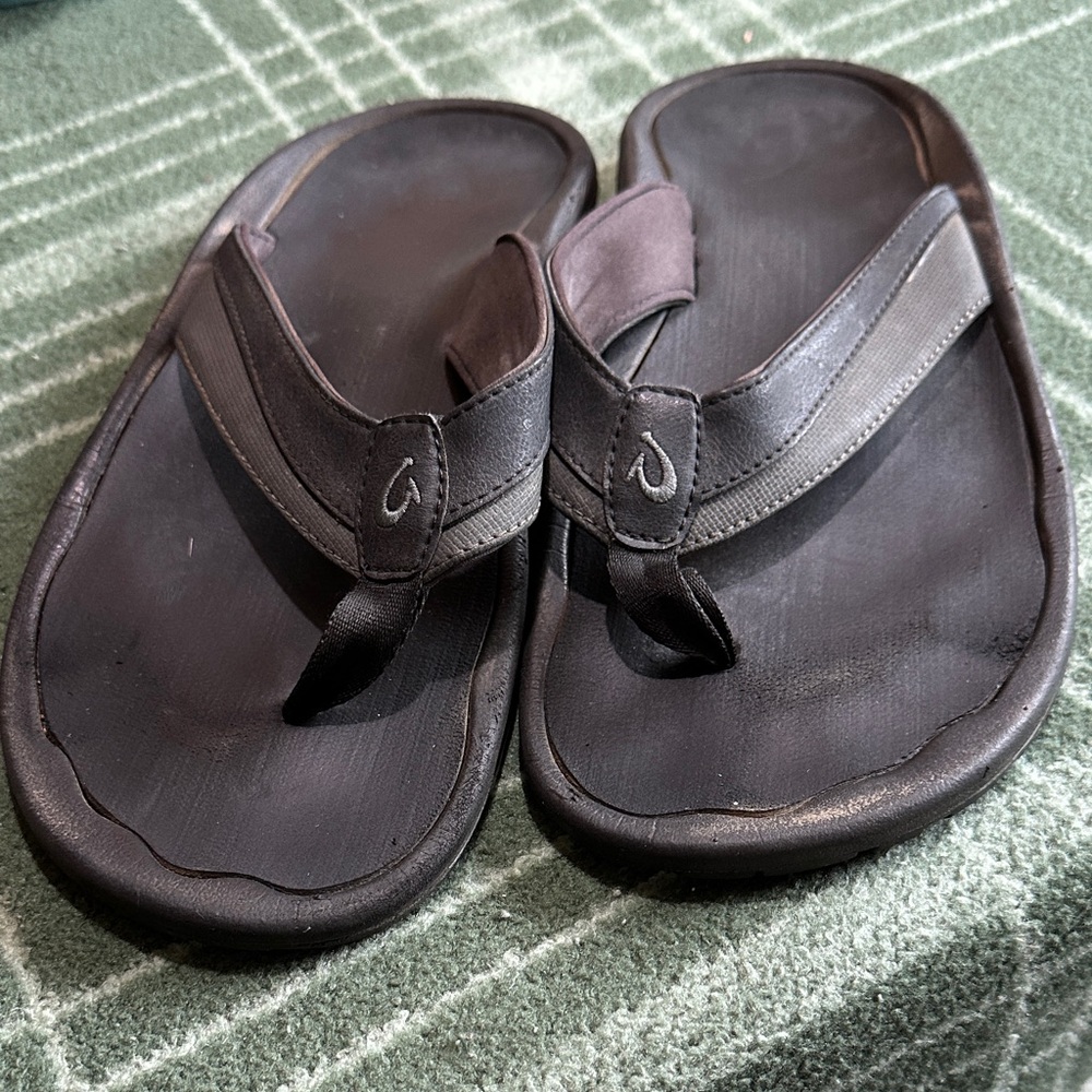 Olu Kai size 10 Men's Black Flip Flops